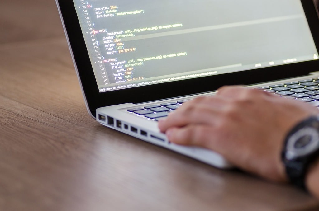 Comment choisir le bon prestataire pour des cours d'informatique ?